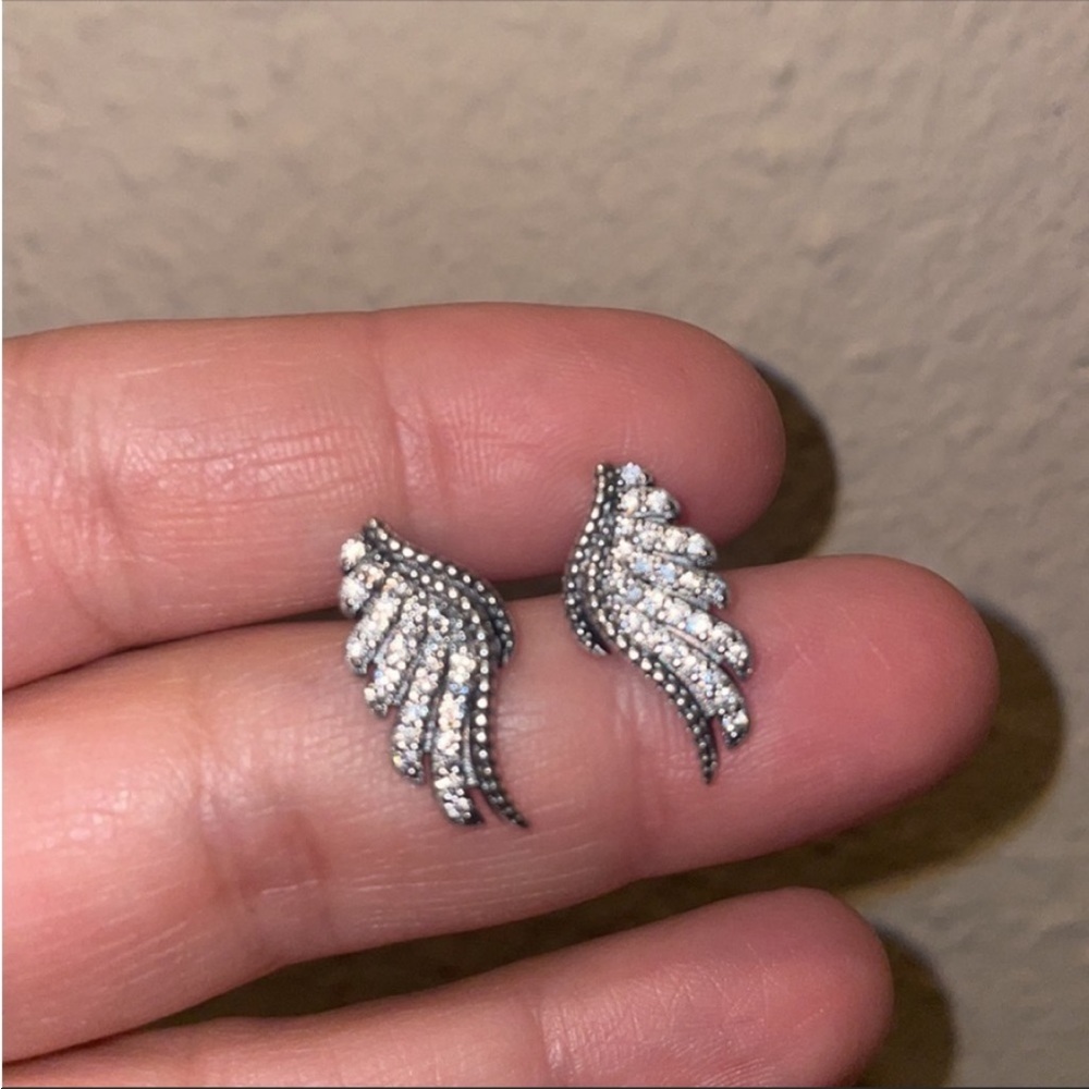 Pandora Majestic Feathers Stud CZ Earrings Angel Wing Sparkles Shine 925 New - Picture 8 of 12
